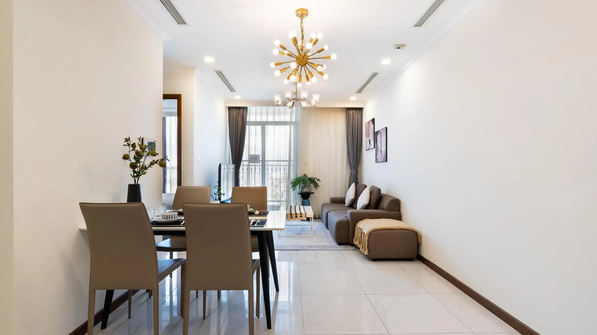 Allen Luxury Apartment - Vinhomes Central Park Ho Chi Minh City