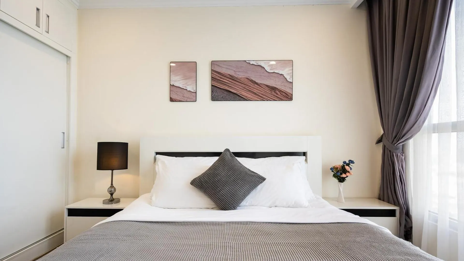 Allen Luxury Apartment - Vinhomes Central Park Ho Chi Minh City