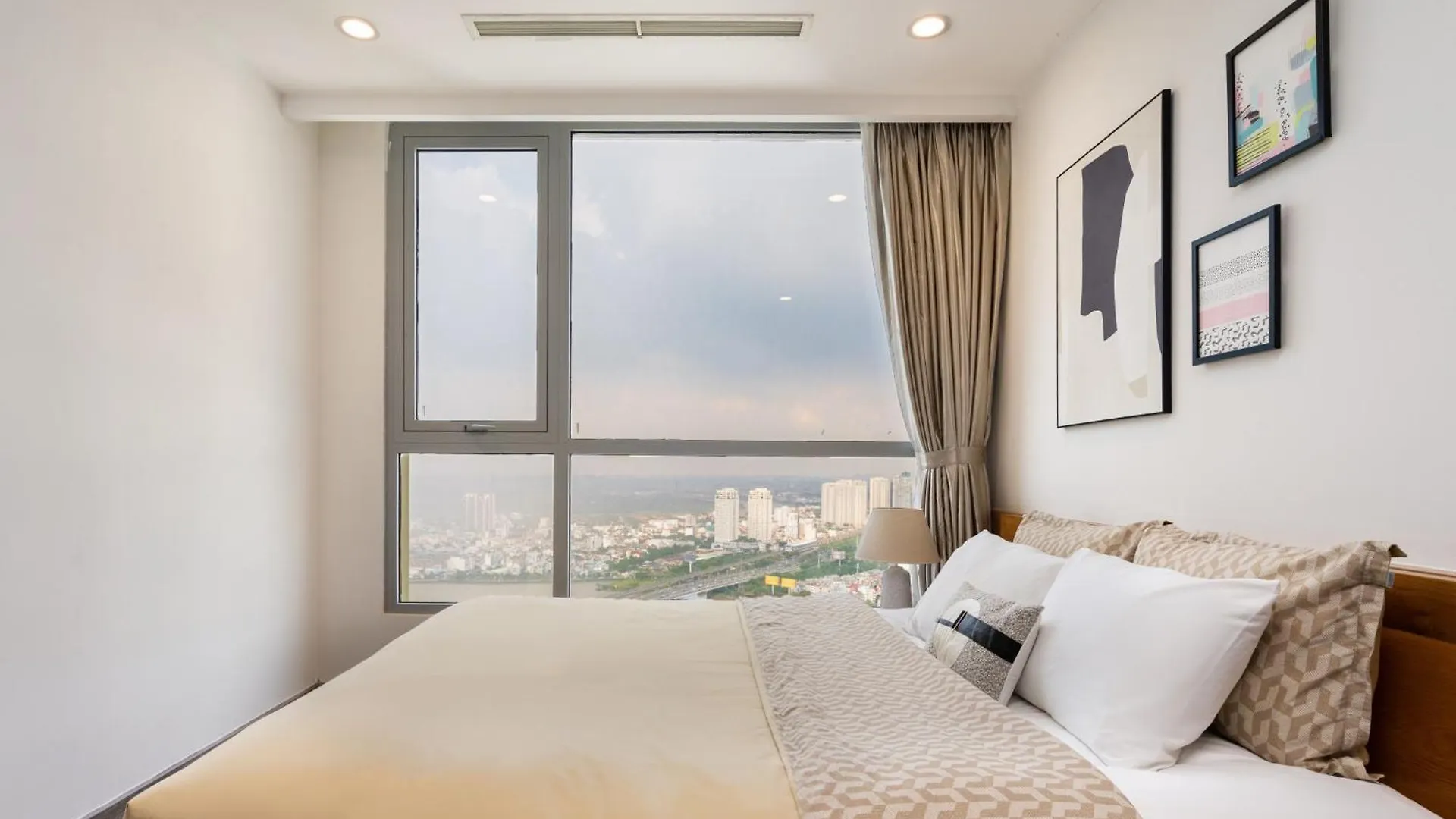 Allen Luxury Apartment - Vinhomes Central Park Ho Chi Minh City 0*,