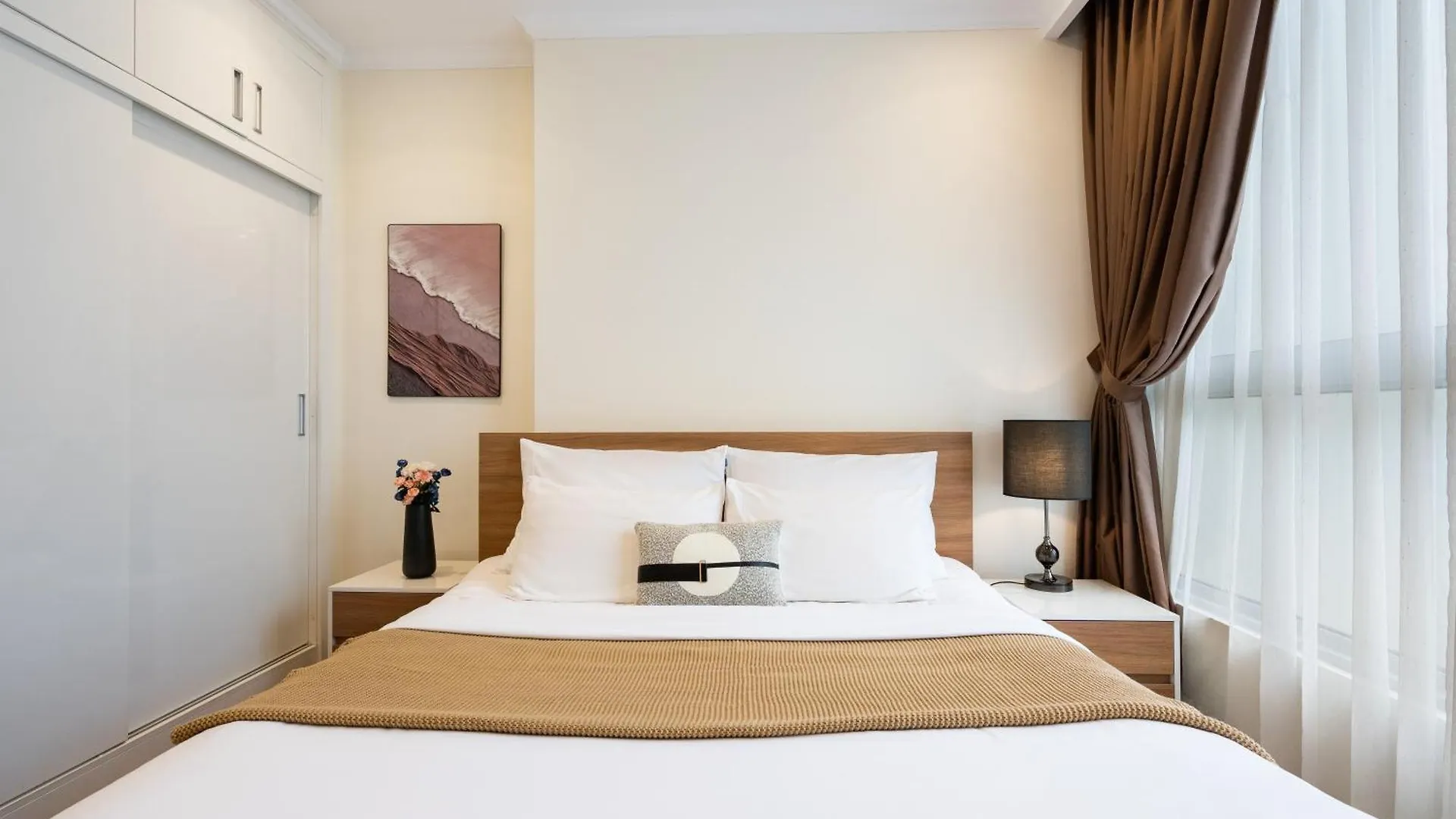 Allen Luxury Apartment - Vinhomes Central Park Ho Chi Minh City