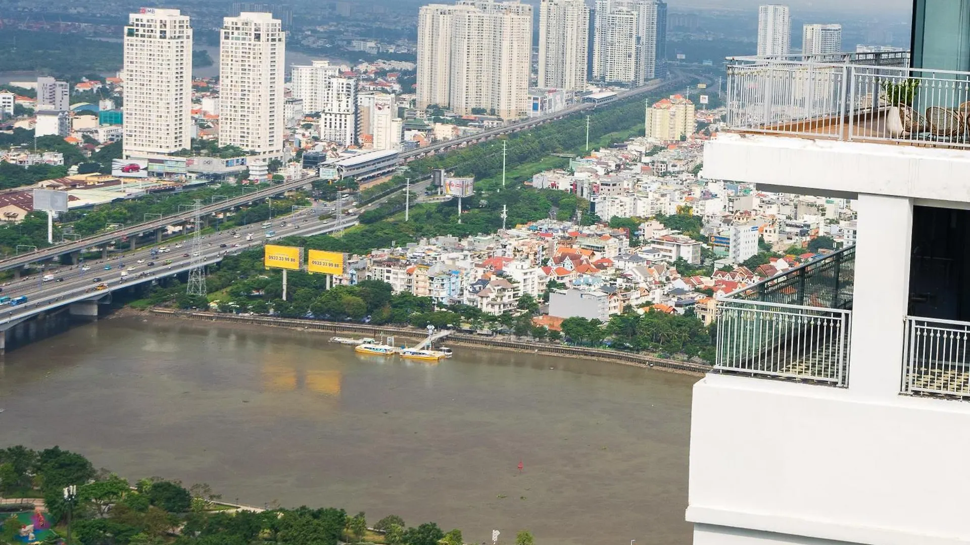 Allen Luxury Apartment - Vinhomes Central Park Ho Chi Minh City Vietnam