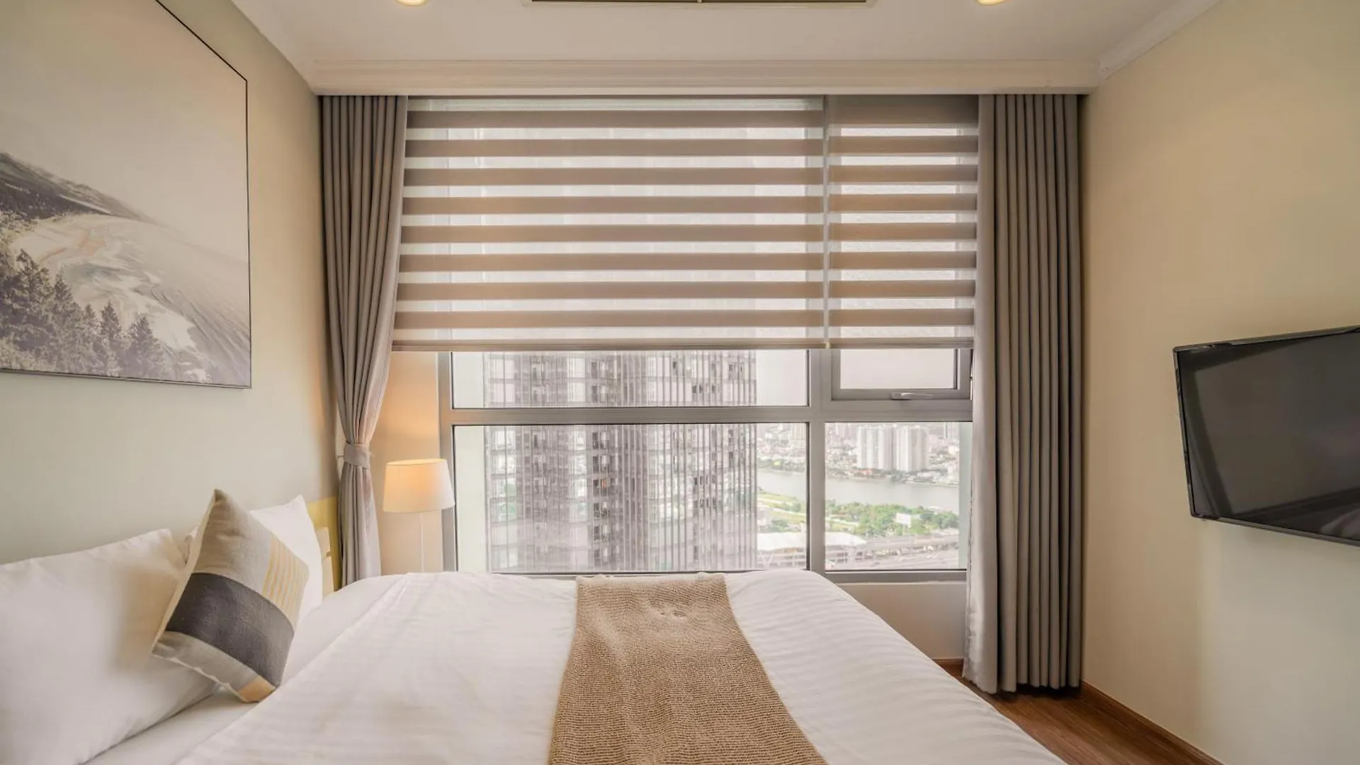 Allen Luxury Apartment - Vinhomes Central Park Ho Chi Minh City