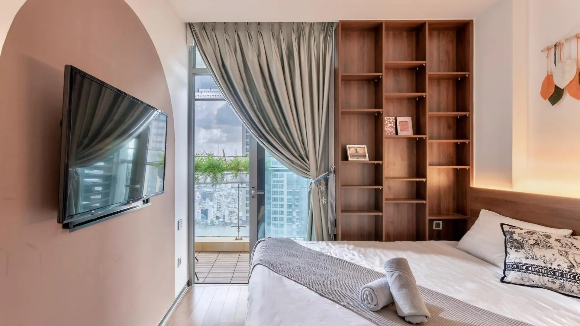 Allen Luxury Apartment - Vinhomes Central Park Ho Chi Minh City Vietnam